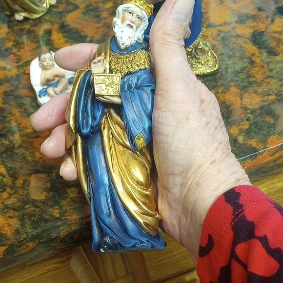 Nativity Set with Blue and Gold Accents - Picture 7 of 10